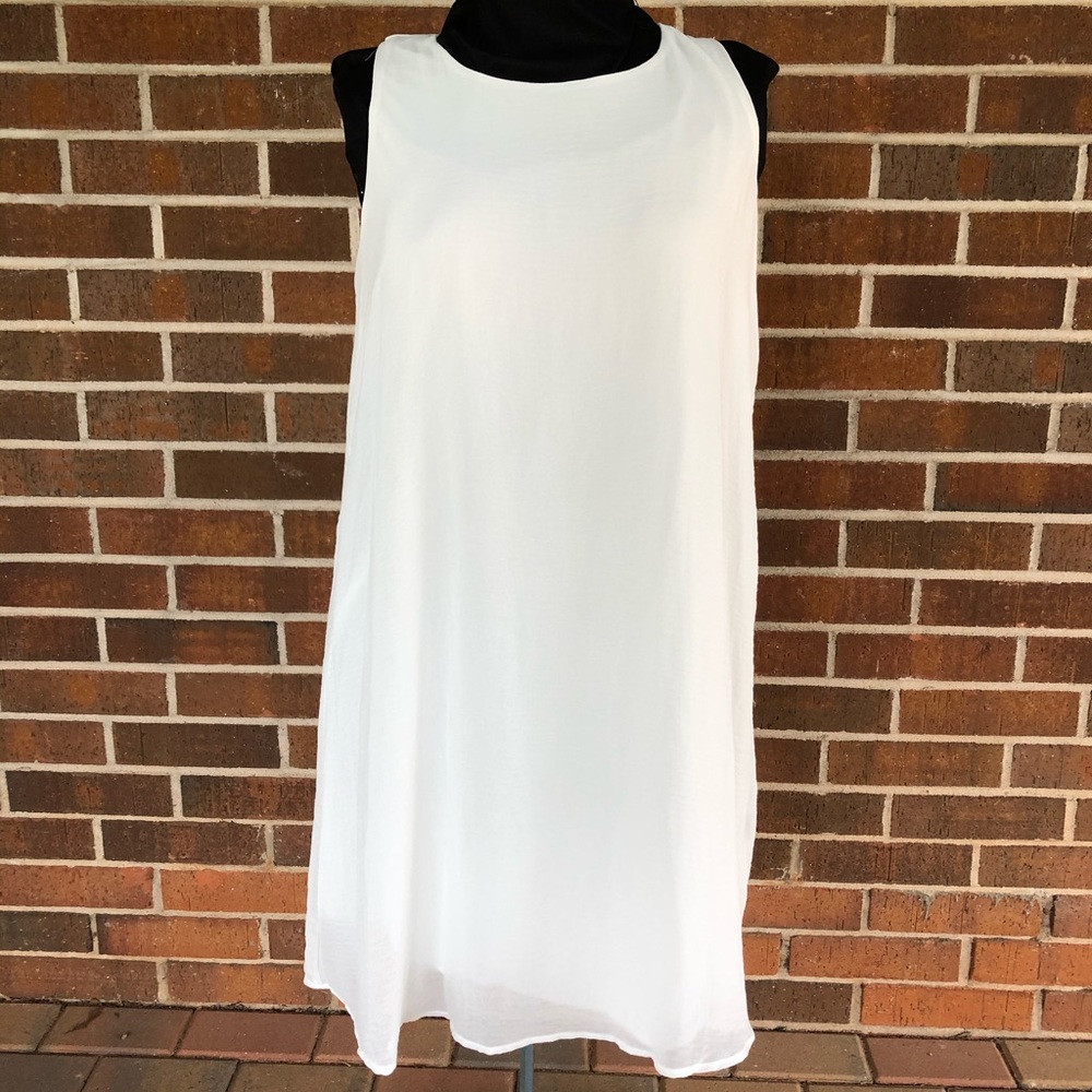 Short white dress